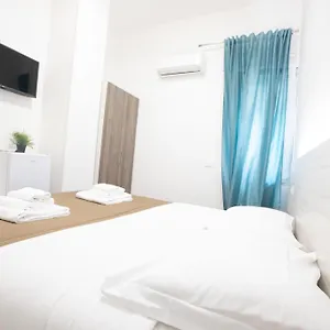 https://hall-inn-bb-in-naples.hotels-amalfi.com